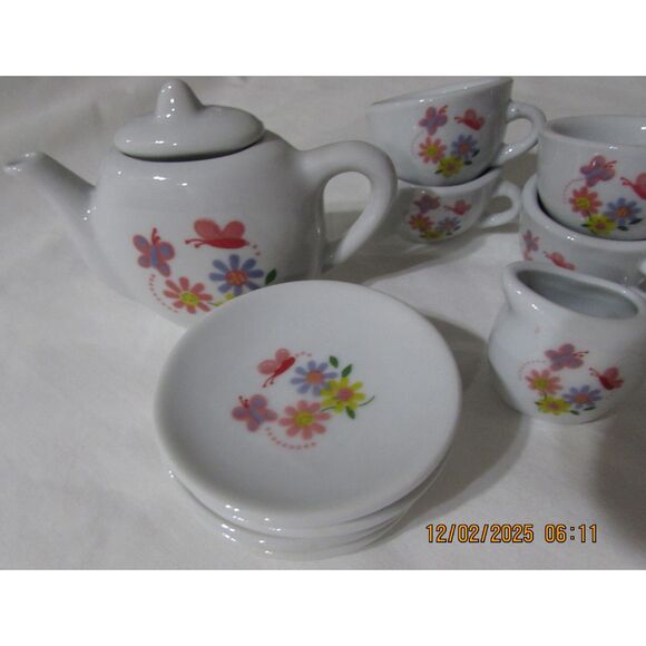 Boley Tasty Gourmet Childs Porcelain Tea Set 13 piece set flowers butterfly - Picture 2 of 4
